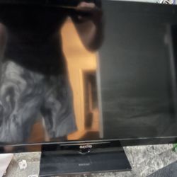 28 Inch Studio Monitor 