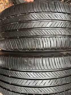 Tengo estas 2 llantas 275/55R19 KUMHO CRUGEN HP71