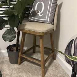 Chair That Swivels
