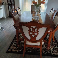 Use Dining Room Table 8 seaters, 