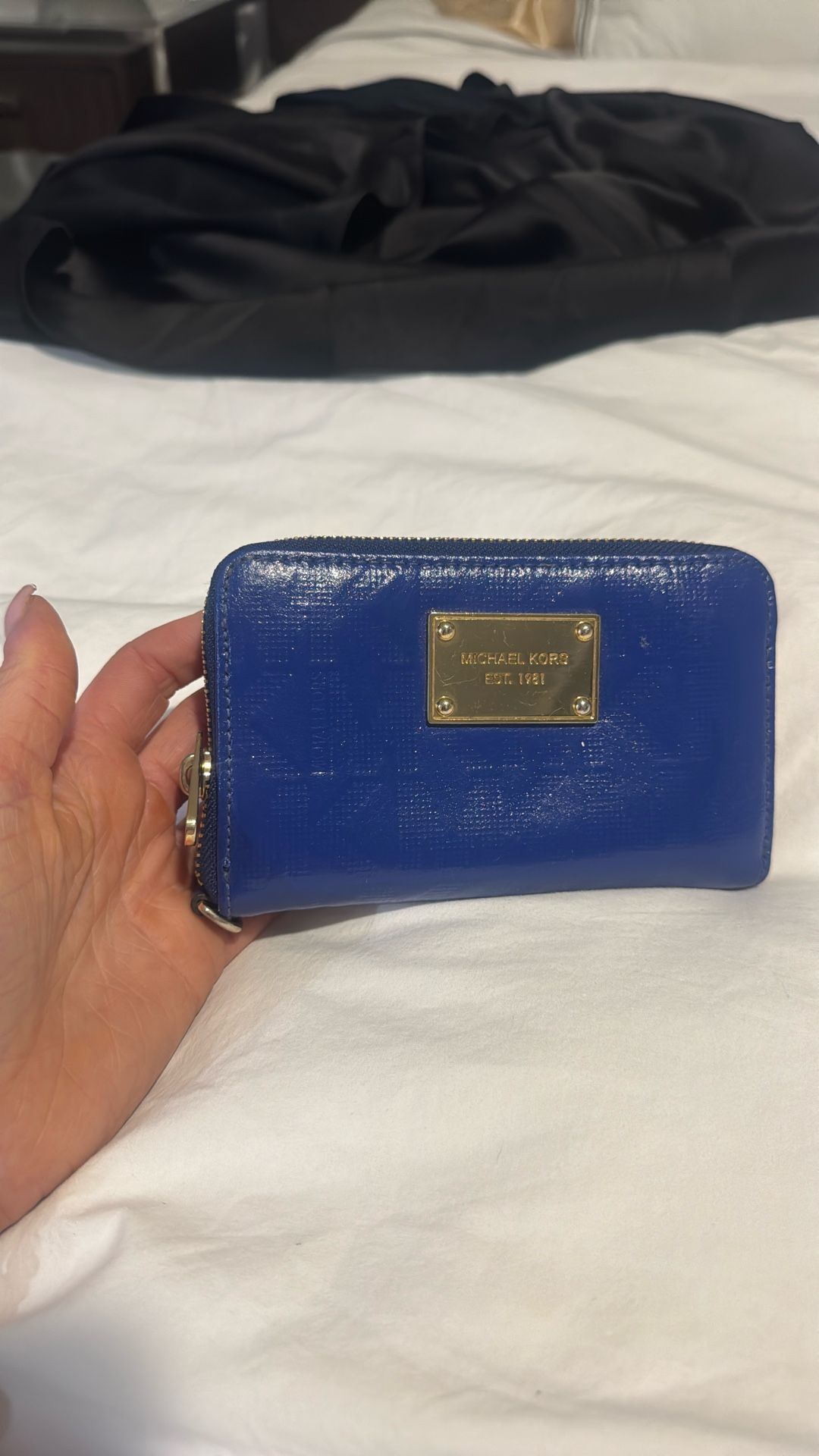 michael kors zipper wallet