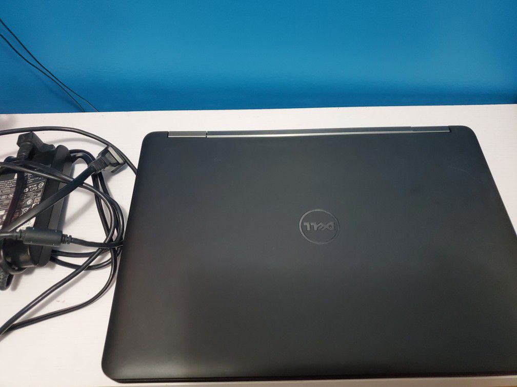 Dell laptop Intel laptop i5 8gb Rams 320gb ssd hard