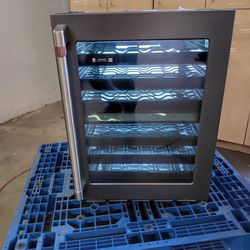Cafe wine cooler