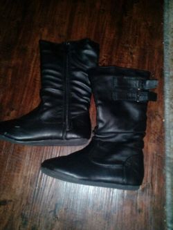Black boots size 10 little girls
