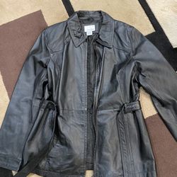 East 5th Women Leather Coat,  Size (L).