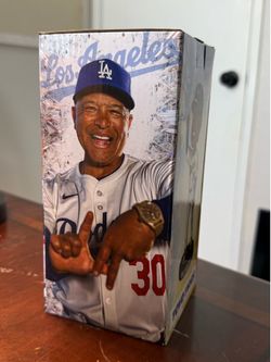 Dodgers Dave Roberts bobble head