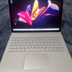 Microsoft Surface Book 2, Core i5 / 8GB RAM  / 256GB SSD