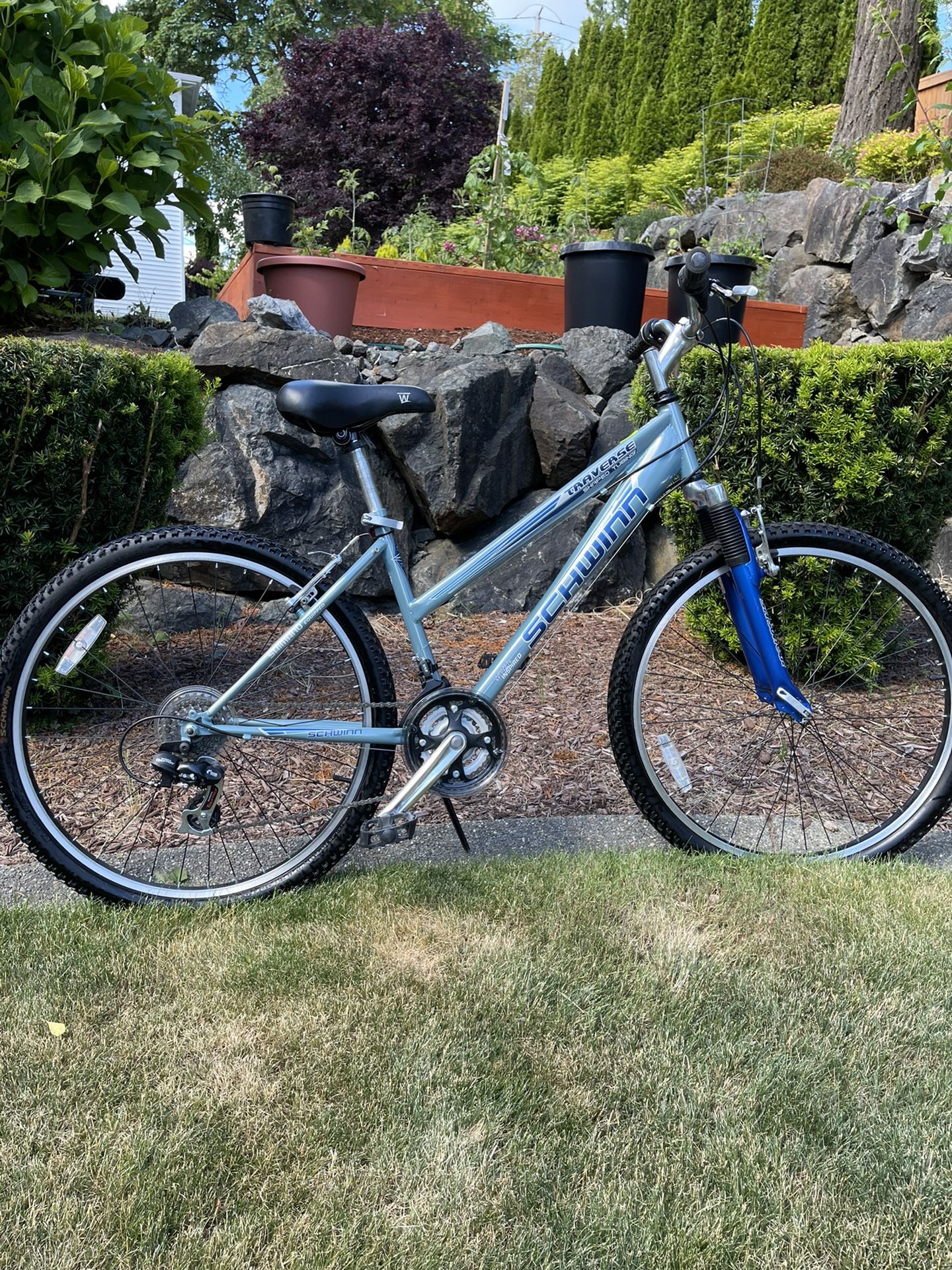 Schwinn traverse bike review sale