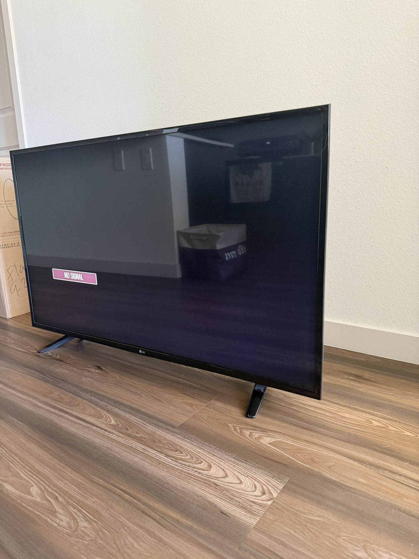 2017 LG 49” LED TV