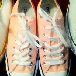 *New* ALL STAR CONVERSE PEACH  UNISEX  SIZE 6 MEN  8 WOMENS