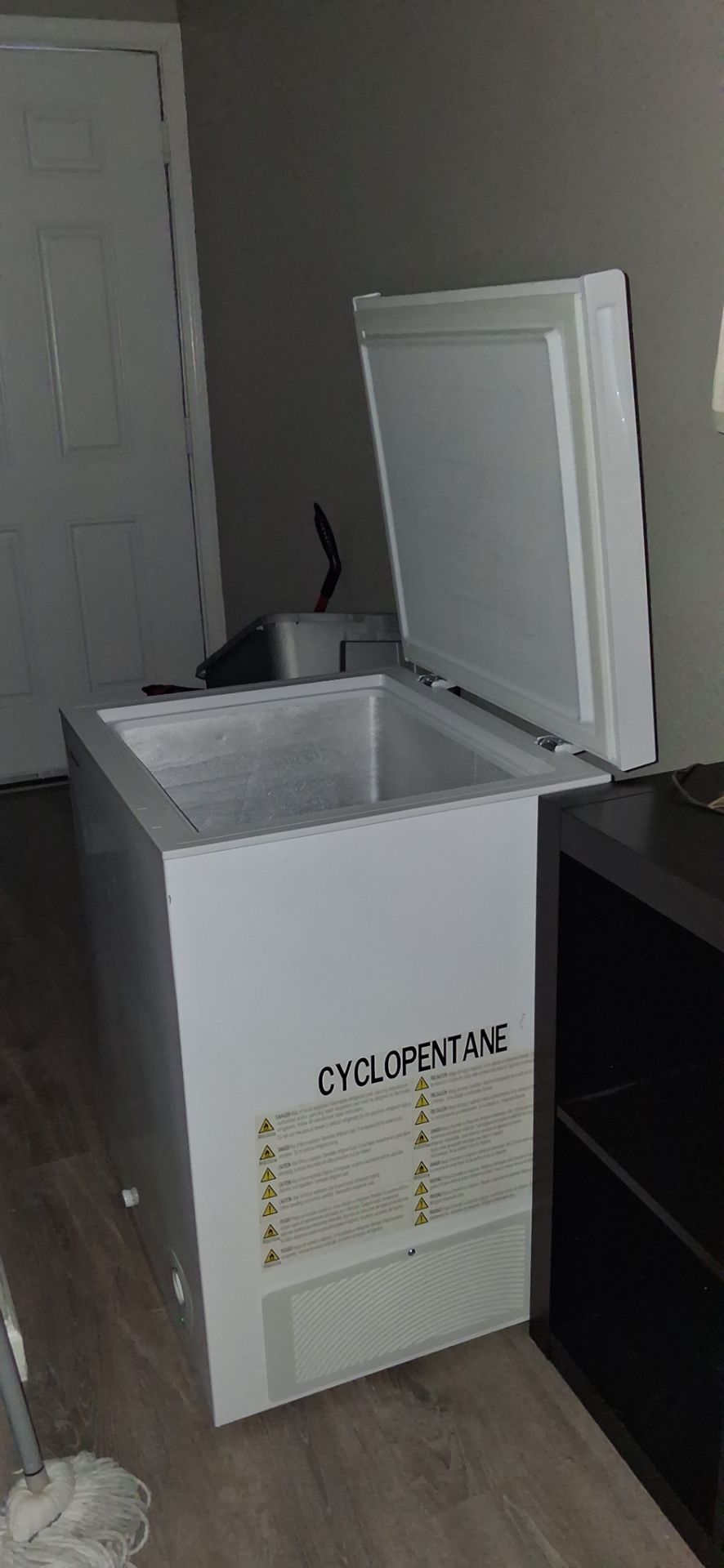 HISENSE FREEZER