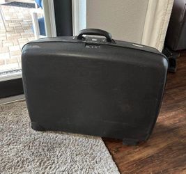 Large 28” Hard Suitcase Luggage Hard Case With lock and Wheels