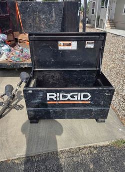 Rigid tool box