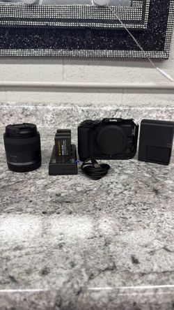 Canon EOS R50 v
