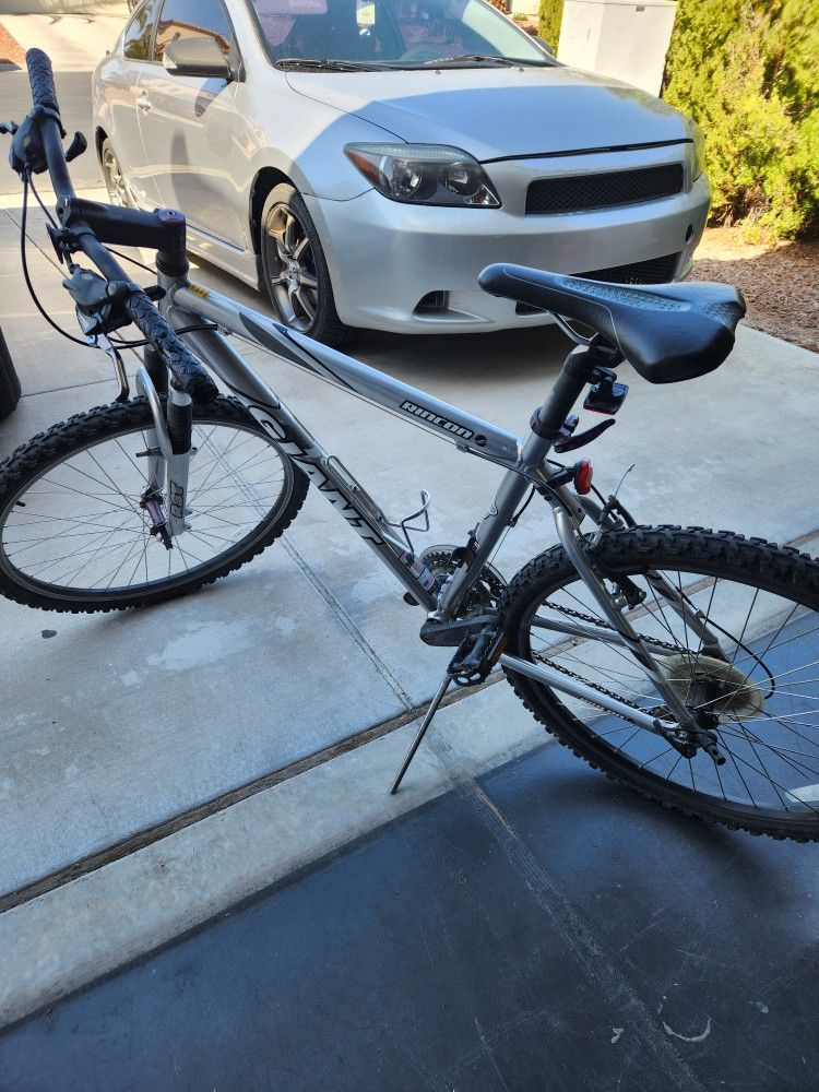 GIANT Rincon Mountain Bike 