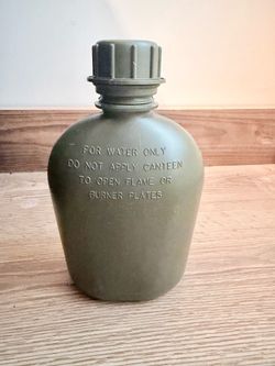 Military water canteen