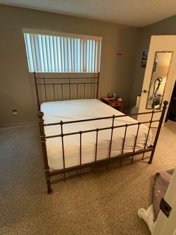 Queen bed memory foam mattress and aluminum frame