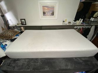 Zinus 10 inch Cloud Memory Foam  Mattress