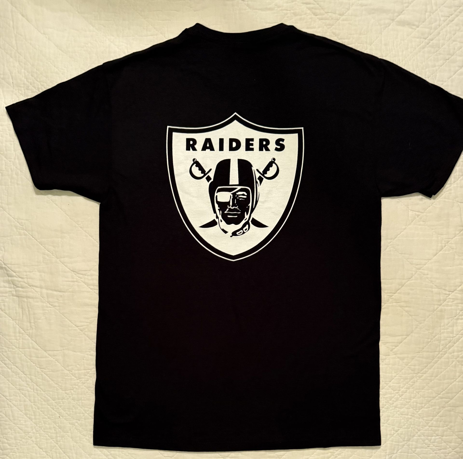 Raiders T-Shirt Youth Size S (10), M (05), L (18), XL (02).