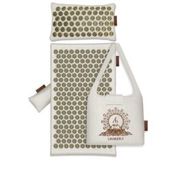 UNMERA  Mat and Pillow Set NWT