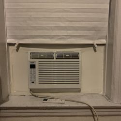 Smallw Window AC (EOK Brand)