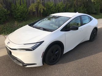 2024 Toyota Prius LE only 36k miles