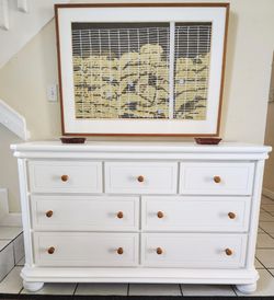SOLID WOOD DRESSER LIKE NEW CONDITION DELIVERY AVAILABLE