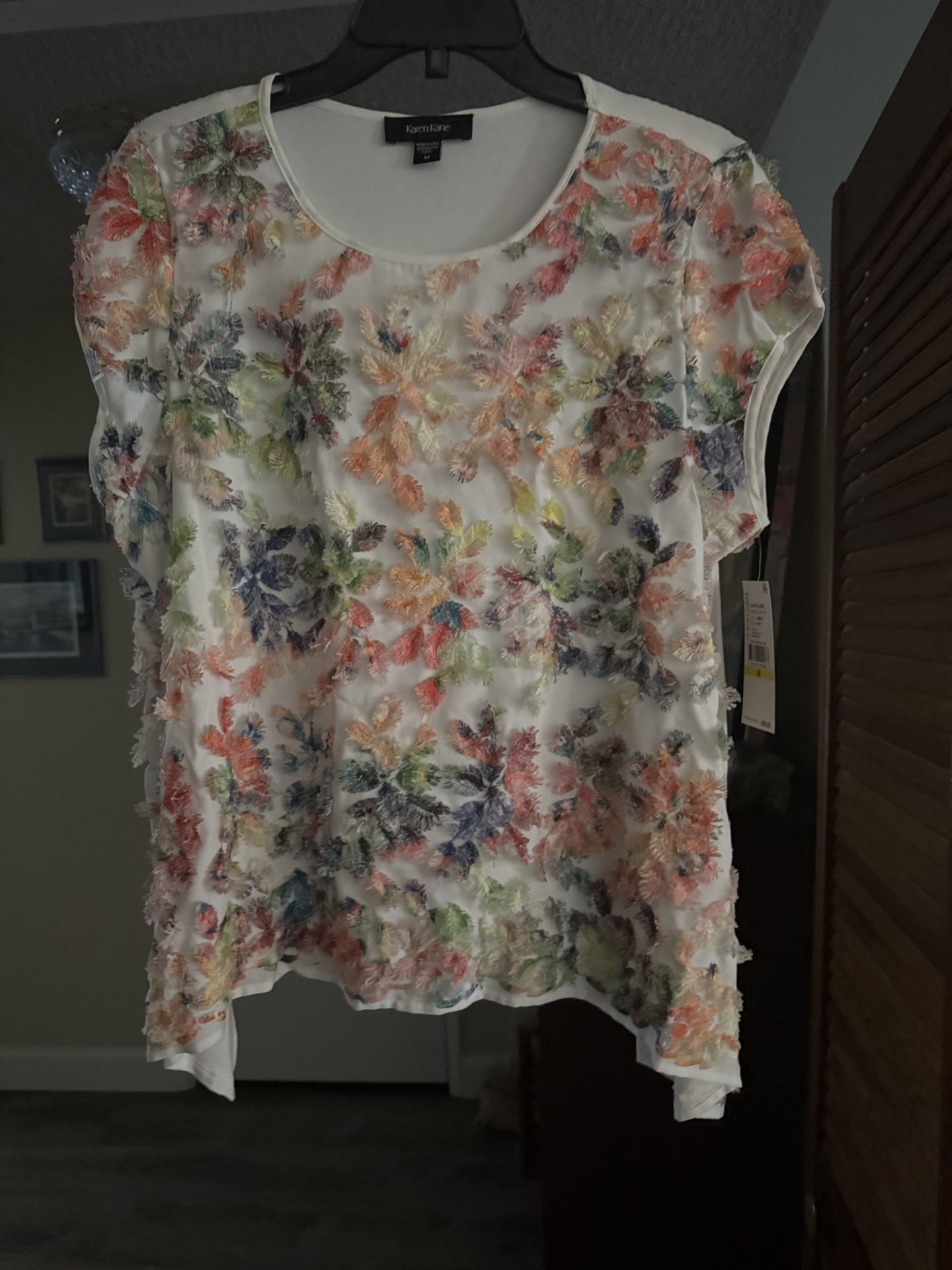 Karen Kane Frayed Leaf Top Medium