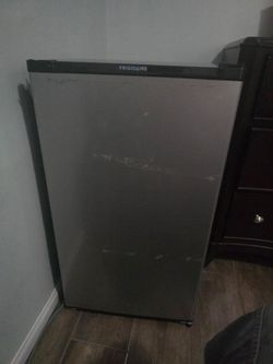 Mini fridge