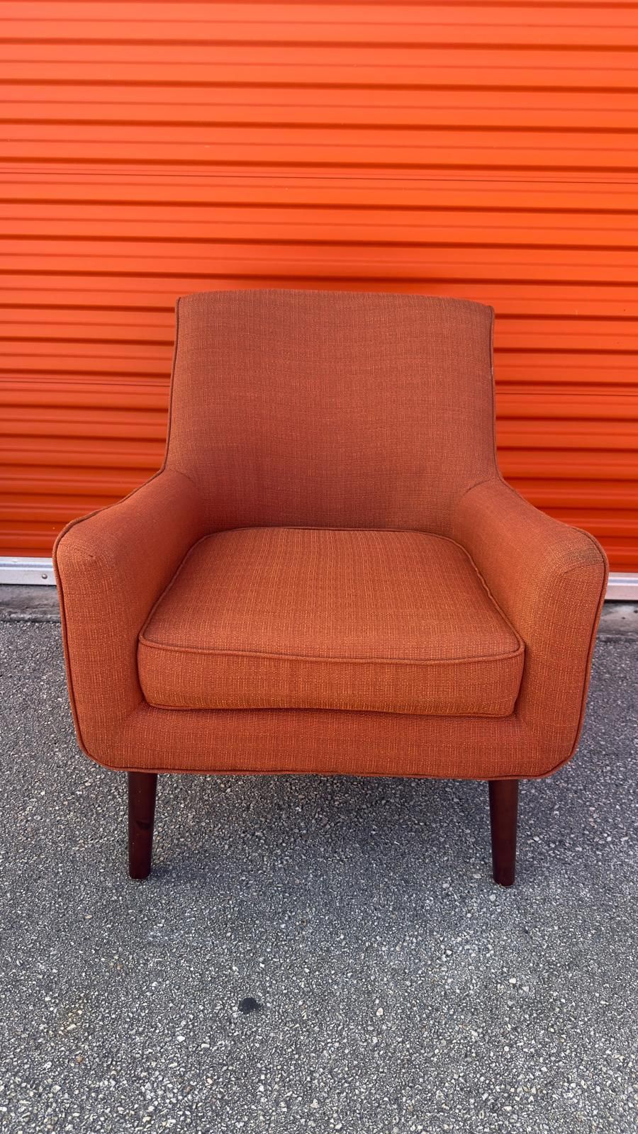 MADISON PARK ARM CHAIR - delivery is negotiable