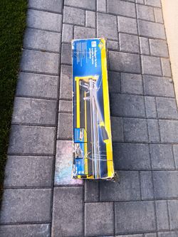 Tile Cutter In Tiles In Very Good Condition Looks New