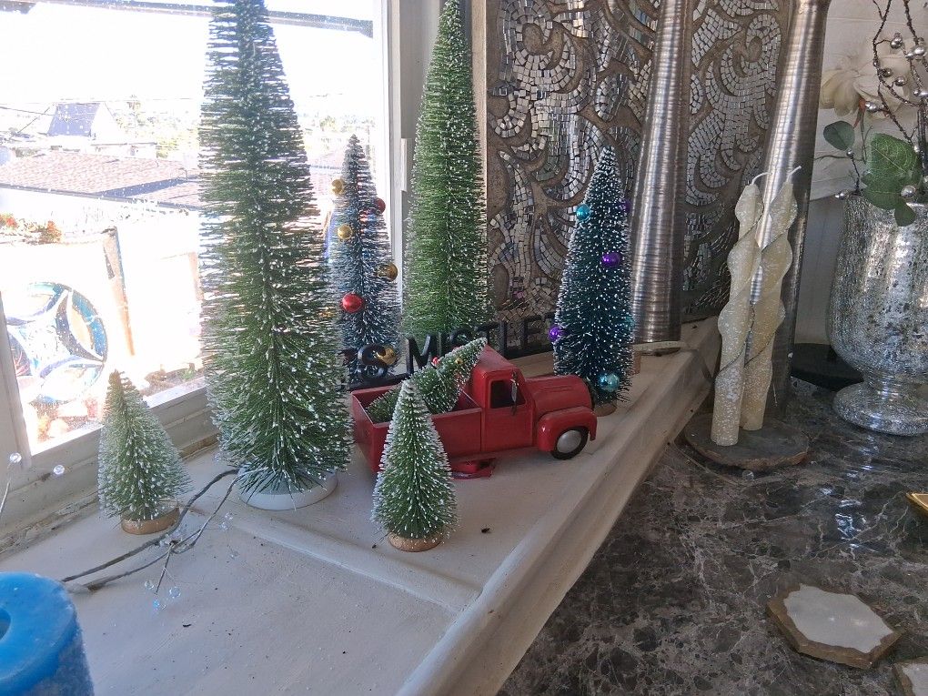 Christmas Rress And Truck