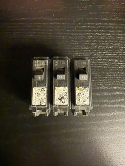 Homeline 15-Amp Single-Pole Circuit Breaker (HOM115CP)
