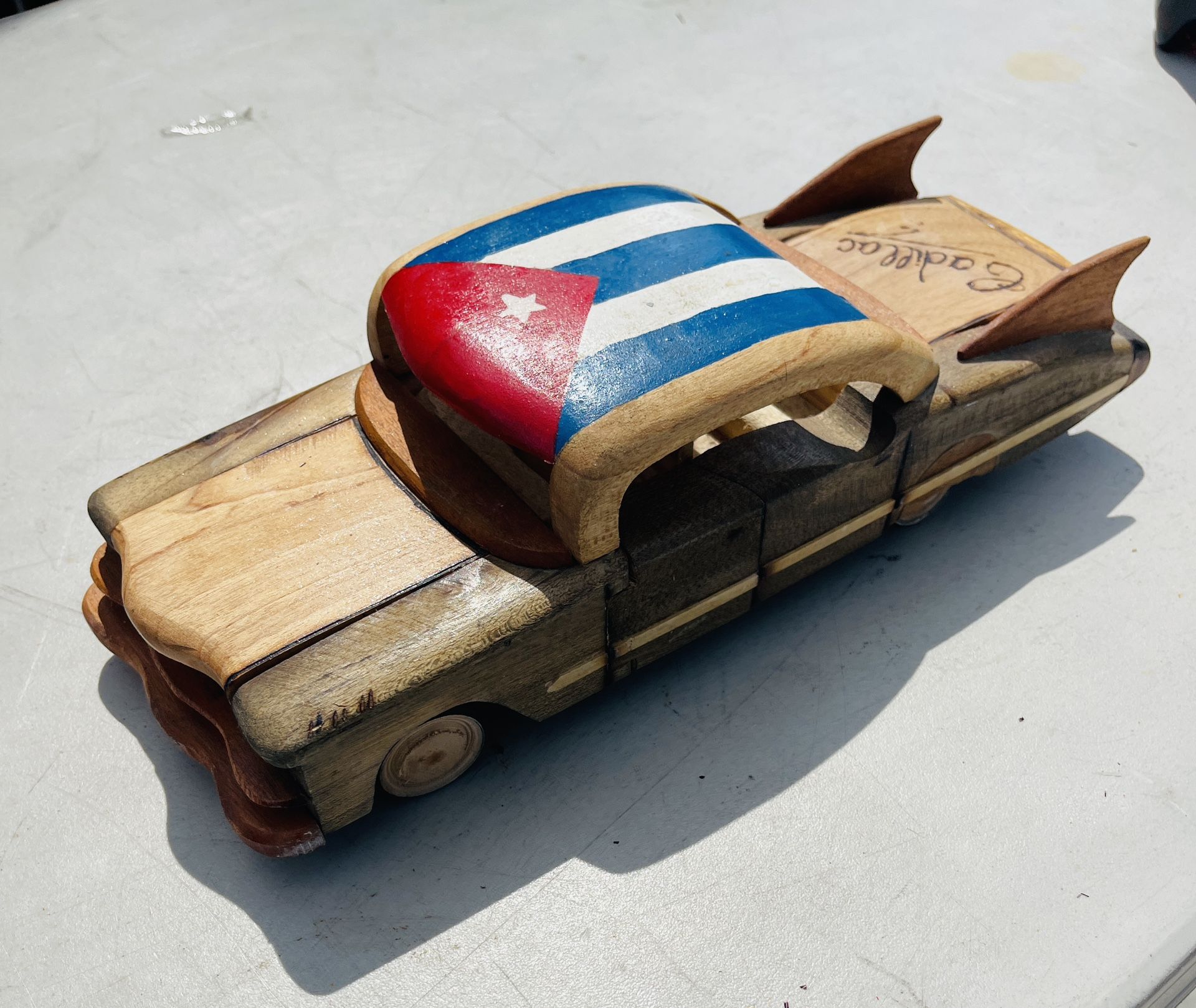 π¨πΊ Cuban Cadillac Wood Crafted , Car Rolls, Hood And Trunk Opens Cuba π¨πΊ
