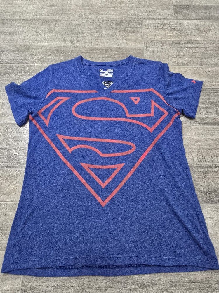Women's Size M Under Armour Superman Collab Loose Active Top