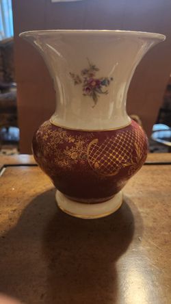 Beautiful 7" Antique/Vintage Vase From Bavaria- Excellent Condition 