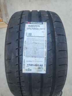 Yokohama tire 295/30 R20 101Y