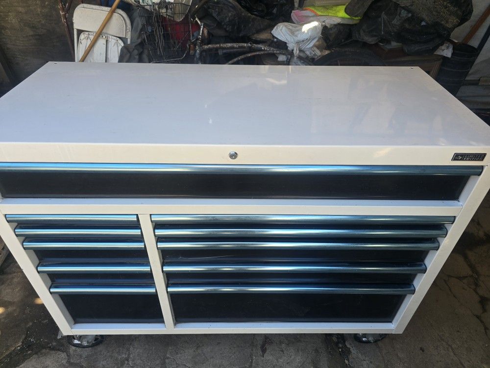 Husky Limited Edition