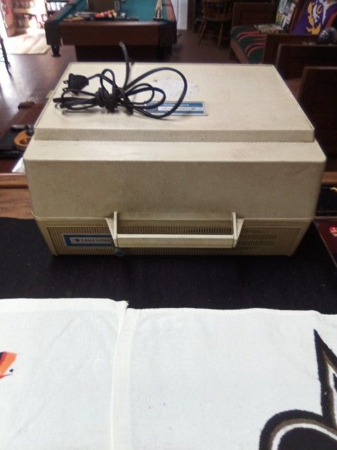 Vintage 1960's Truetone Automatic Electric Suitcase Record Player