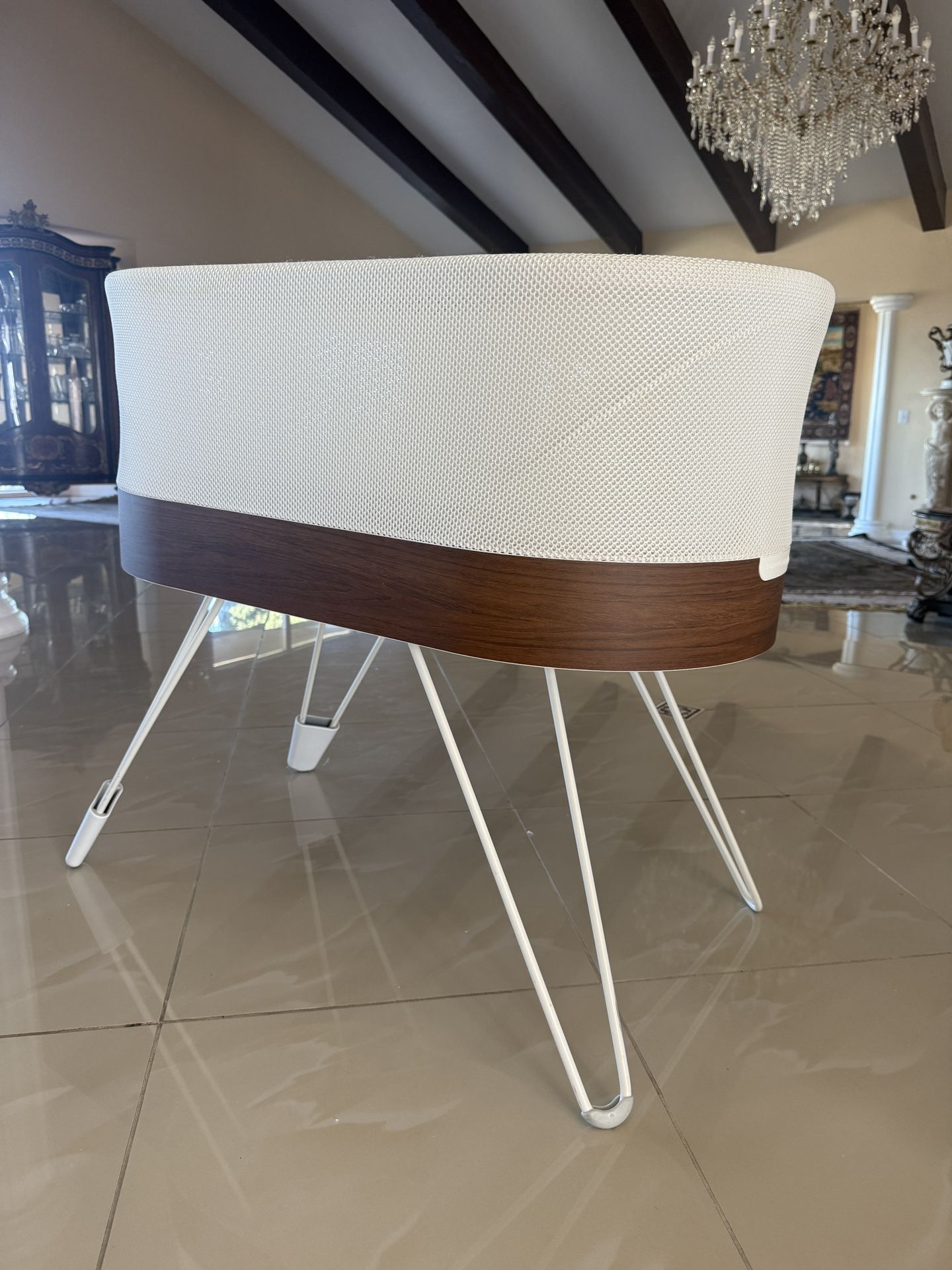 SNOO Smart Sleeper Bassinet w/ FREE Extras!