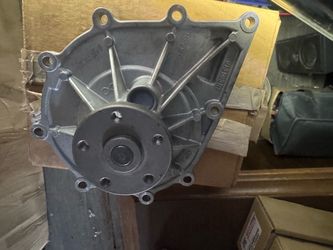 2014 Freightliner OEM water pump