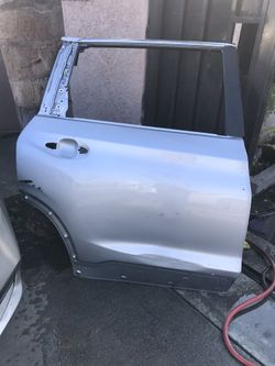 Subaru ascent right rear door shell