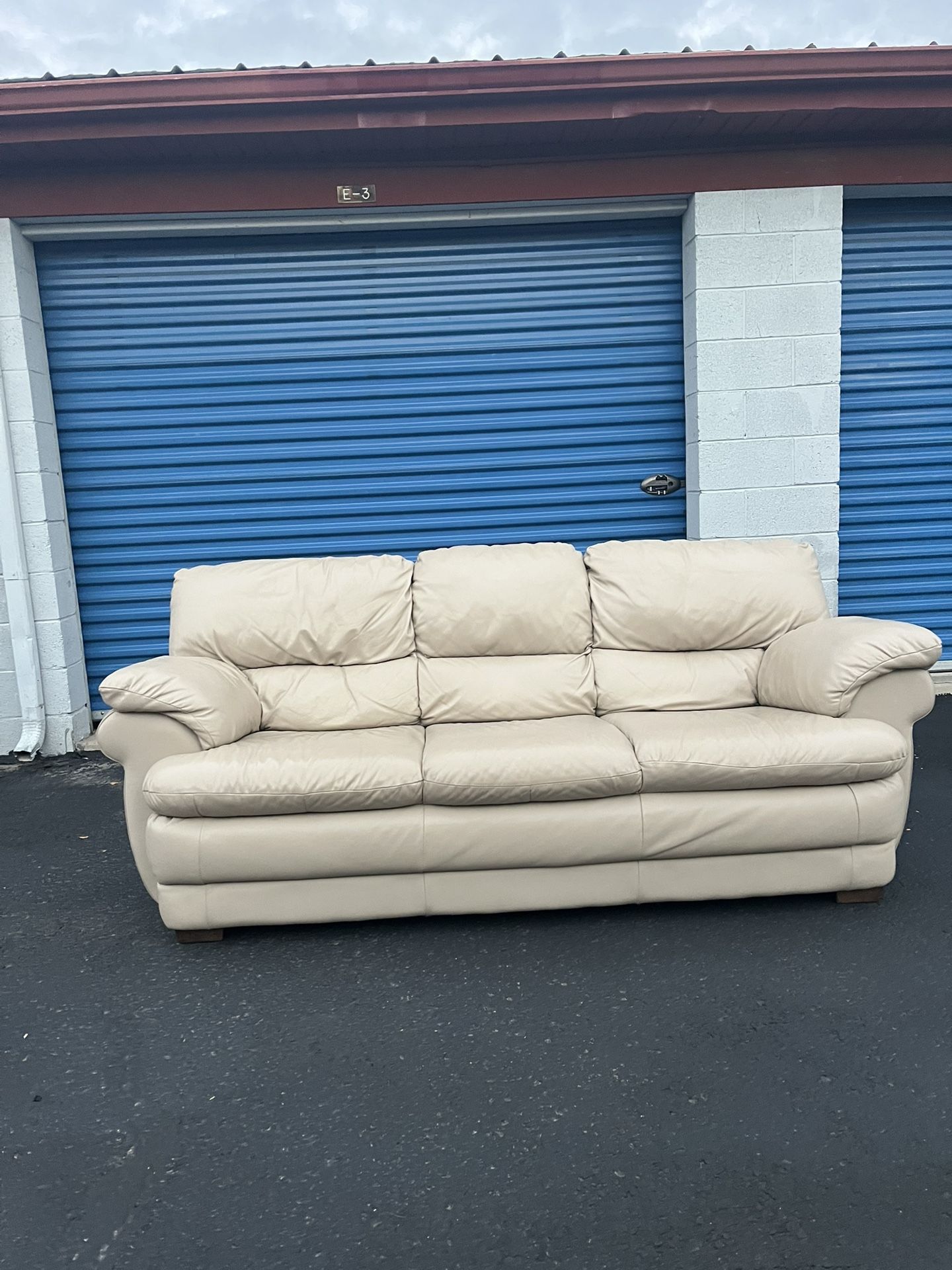 Cream Leather Sofa – Like New – Free Delivery