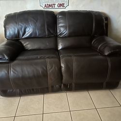 Dual Reclining Loveseat 