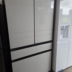 Samsung
Bespoke 23 cu. ft. Counter Depth 4-Door French Door Smart Refrigerator in White Glass with Beverage Center