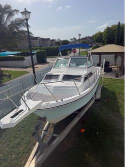 25 Welcraft walk around stand up cabin, powered by 225 Evinrude