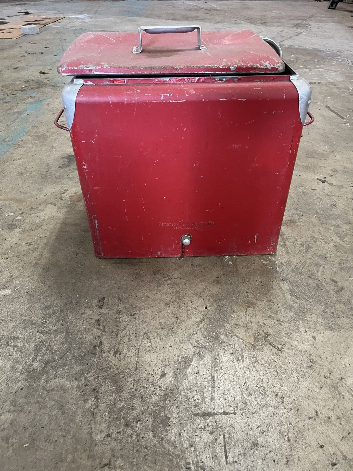 Vintage 1940s-1950s Action MFG Co Coca Cola Metal Cooler Original - Collectible