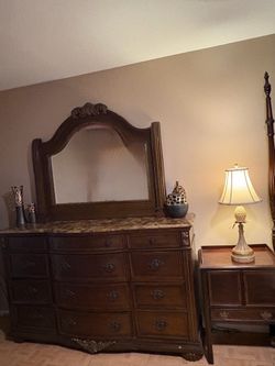 5-Piece Queen Solid Wood Bedroom Set – Traditional Cherry Finish