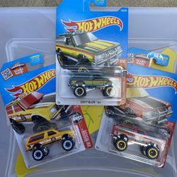 Hotwheels Chevy blazers 4 x 4 lot of three