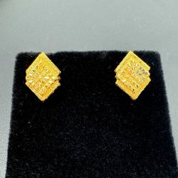 21 karat solid yellow gold rhombus studs earrings